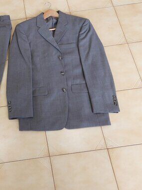 Axcess Men's Suit